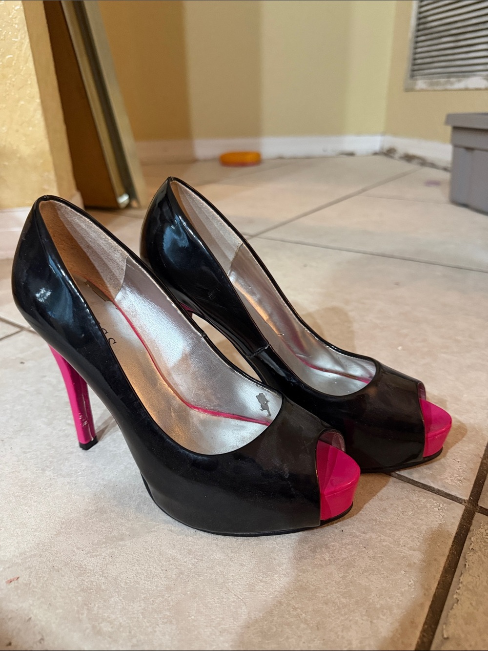 Guess Black Patent Peep-Toe Pumps with Hot Pink Heel